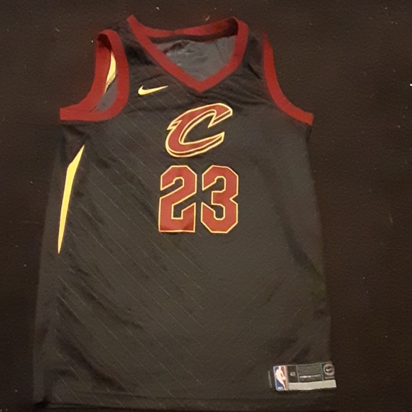 one, karl Anthony towns and lebron james Jersey - Picture 3 of 4